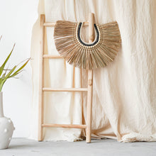 Load image into Gallery viewer, Ladder Towel Rack Okiara