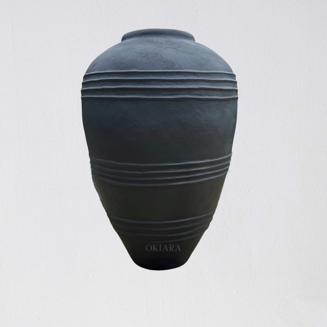 Gamilla Vessel Black